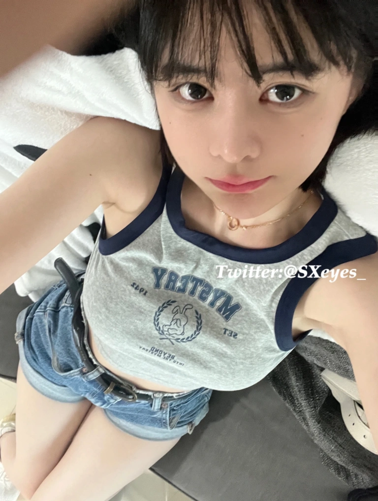 《Fantia 2022年07月会员合集》｜眼酱大魔王w · 18张写真、1 个视频