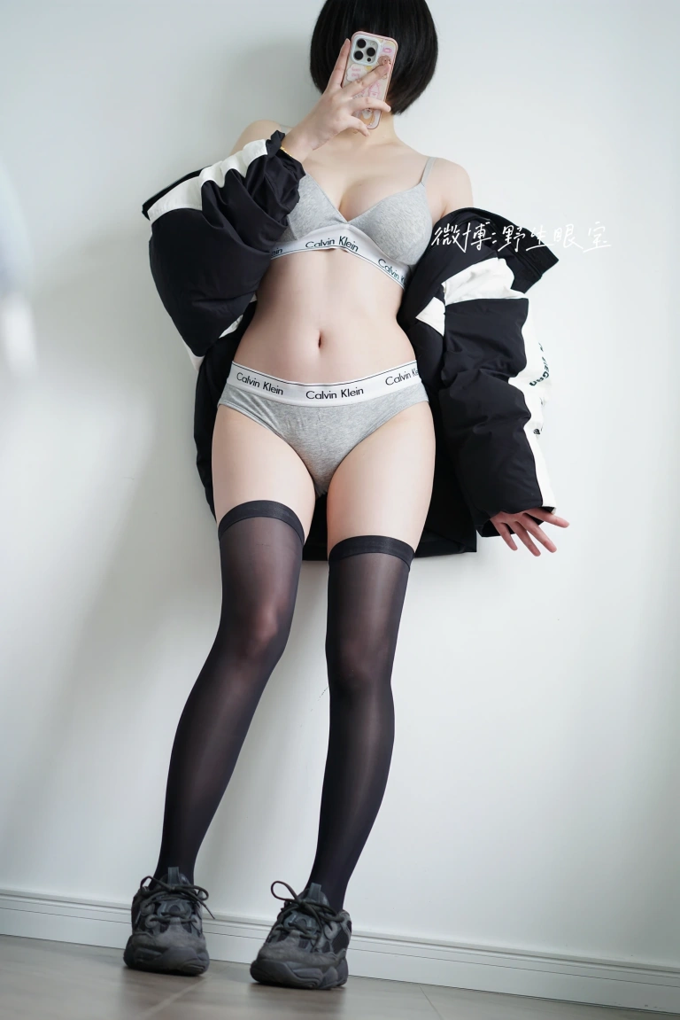 《Fantia 2025年03月会员合集》｜眼酱大魔王w · 28张写真、2 个视频