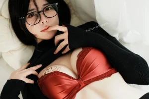 《2024贺岁图 黑红》｜眼酱大魔王w · 41张写真