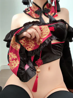 《Fantia 2025年10月会员合集》｜眼酱大魔王w · 31张写真、1 个视频