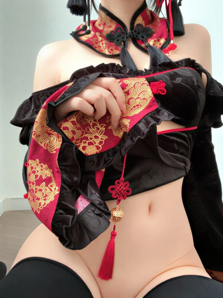 《Fantia 2025年10月会员合集》｜眼酱大魔王w · 31张写真、1 个视频