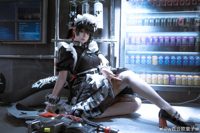 《艾莲·乔》｜w百合欧皇子w · 12张写真