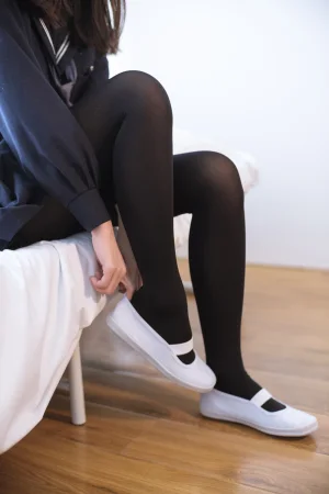《X-004》｜森萝财团 · 127张写真、1 个视频