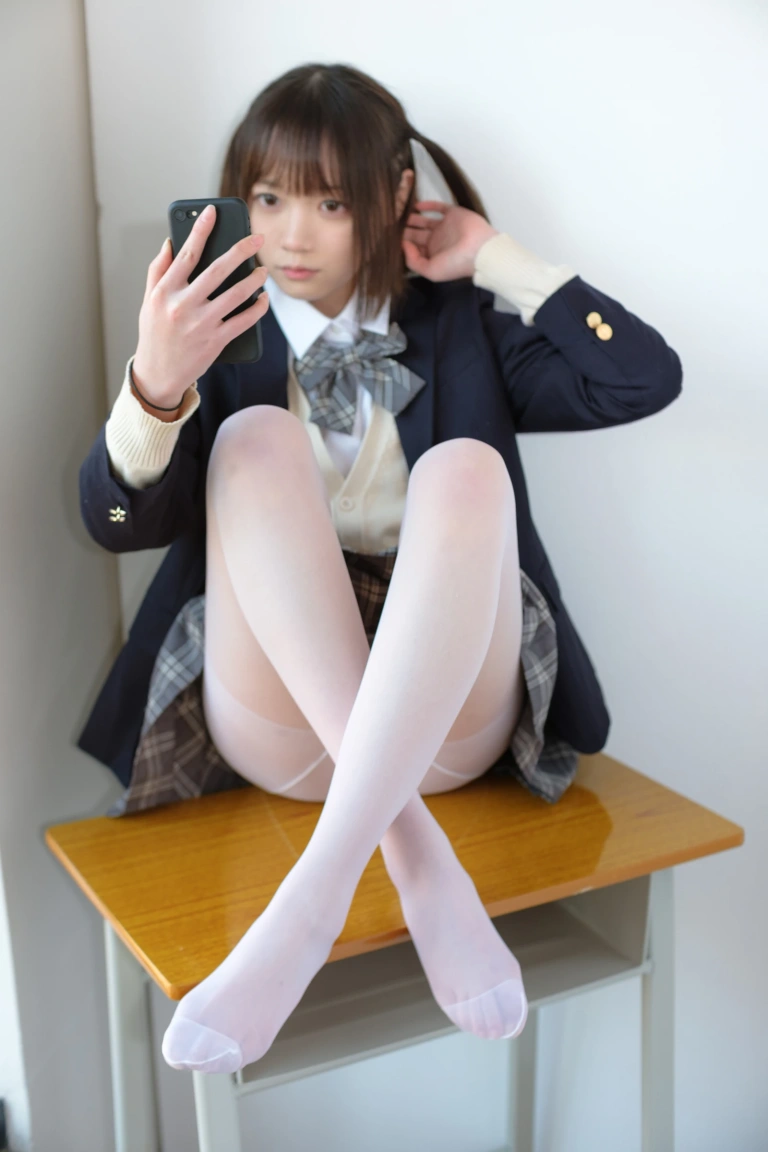《X-010》｜森萝财团 · 83张写真、1 个视频