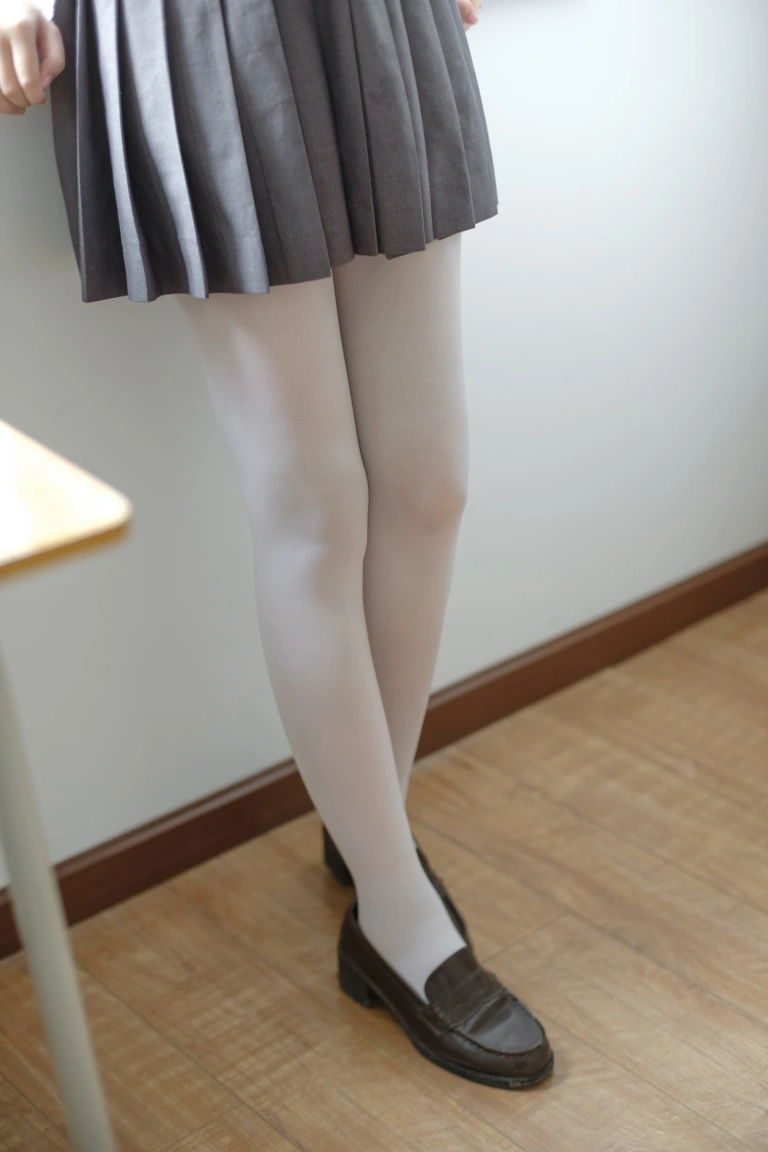 《X-025》｜森萝财团 · 131张写真、1 个视频