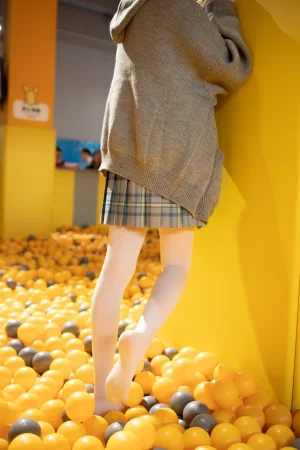 《X-047》｜森萝财团 · 141张写真、1 个视频
