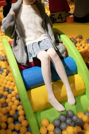 《X-047》｜森萝财团 · 141张写真、1 个视频