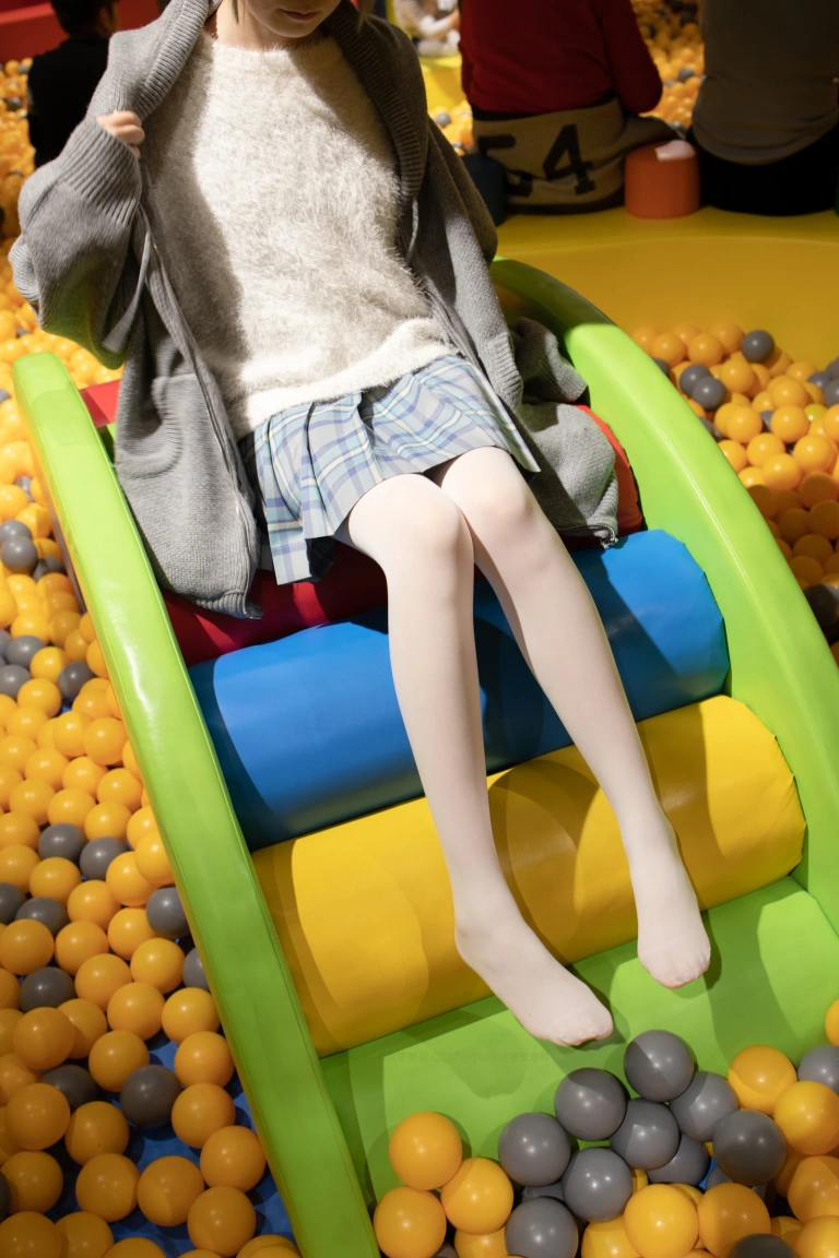《X-047》｜森萝财团 · 141张写真、1 个视频