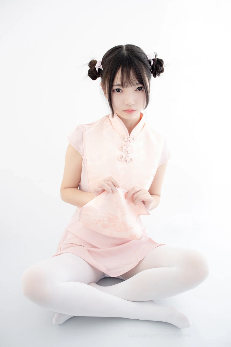 《X-052》｜森萝财团 · 66张写真、1 个视频