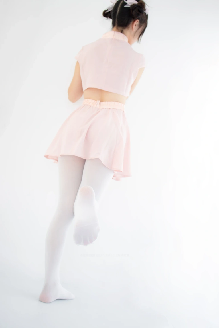 《X-052》｜森萝财团 · 66张写真、1 个视频