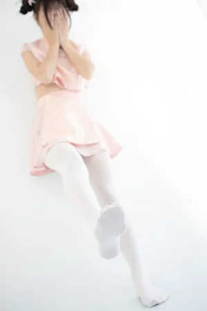 《X-052》｜森萝财团 · 66张写真、1 个视频