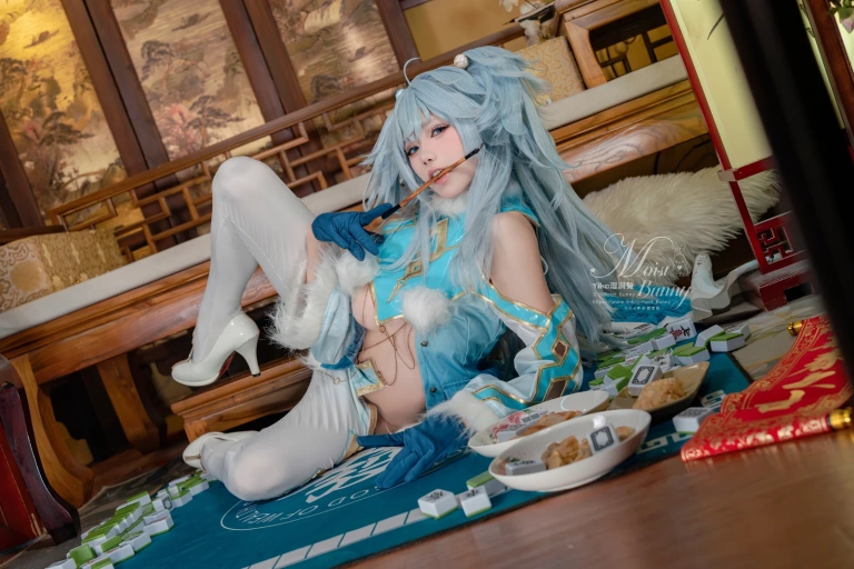 《妙手回春-芙洛伦&E：ku [77P1V-1.53GB]》｜Yiko湿润兔 · 78张写真、1 个视频