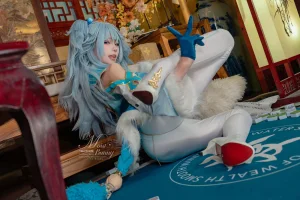《妙手回春-芙洛伦&E：ku [77P1V-1.53GB]》｜Yiko湿润兔 · 78张写真、1 个视频