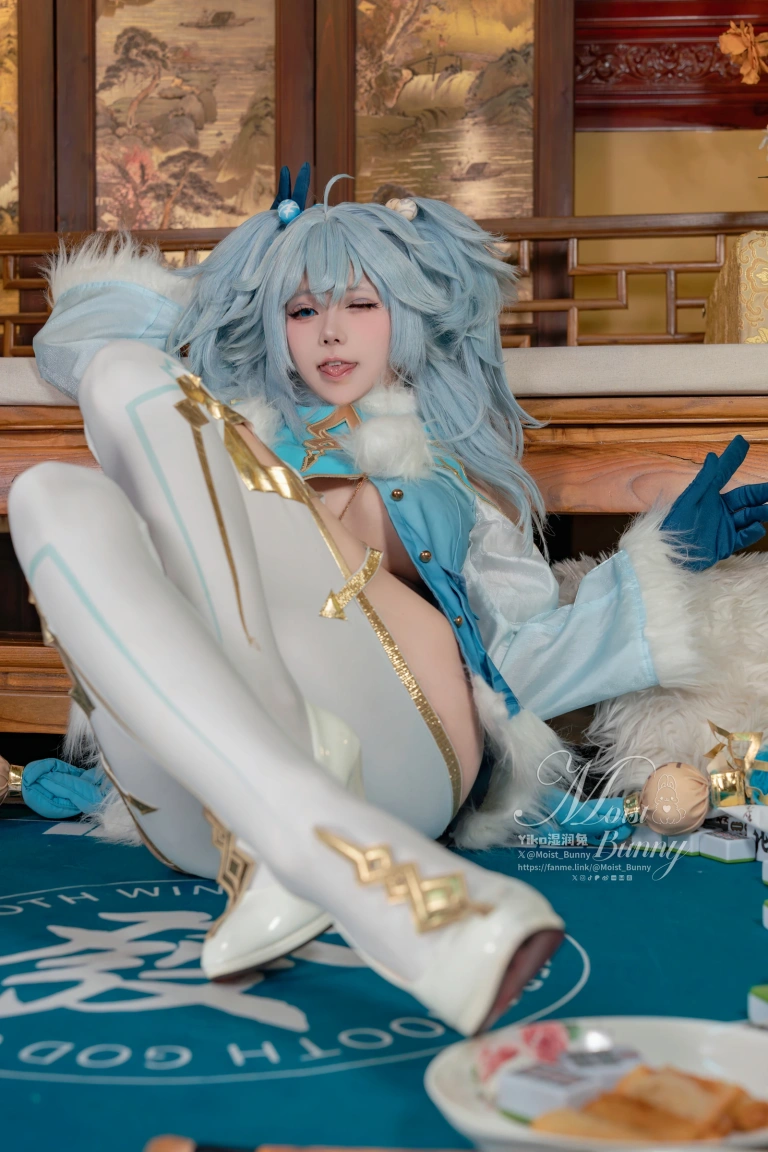 《妙手回春-芙洛伦&E：ku [77P1V-1.53GB]》｜Yiko湿润兔 · 78张写真、1 个视频