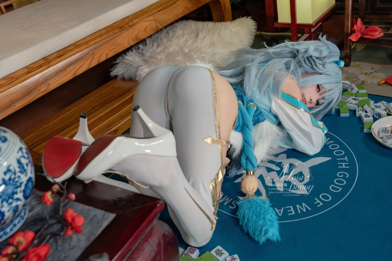 《妙手回春-芙洛伦&E：ku [77P1V-1.53GB]》｜Yiko湿润兔 · 78张写真、1 个视频