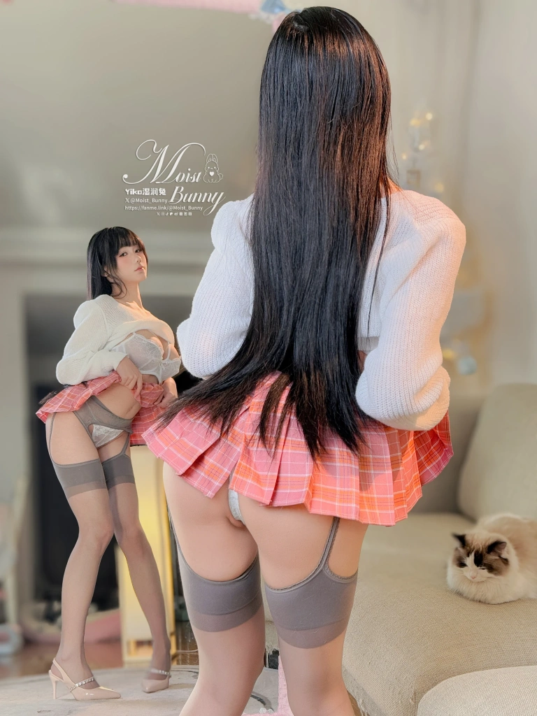 《情人节特辑 浪漫假日 [76P3V-954MB]》｜Yiko湿润兔 · 76张写真、3 个视频