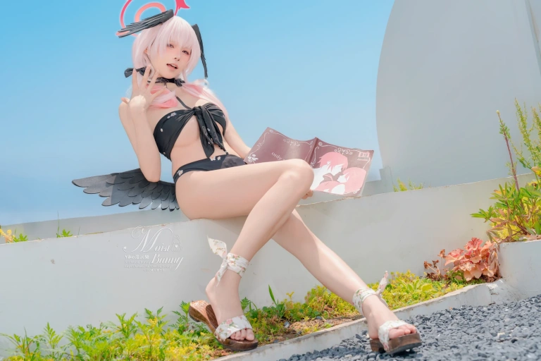 《下江小春 泳装 [96P2V-2.4GB]》｜Yiko湿润兔 · 96张写真、2 个视频
