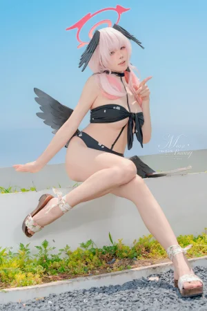 《下江小春 泳装 [96P2V-2.4GB]》｜Yiko湿润兔 · 96张写真、2 个视频