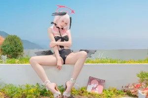 《下江小春 泳装 [96P2V-2.4GB]》｜Yiko湿润兔 · 96张写真、2 个视频