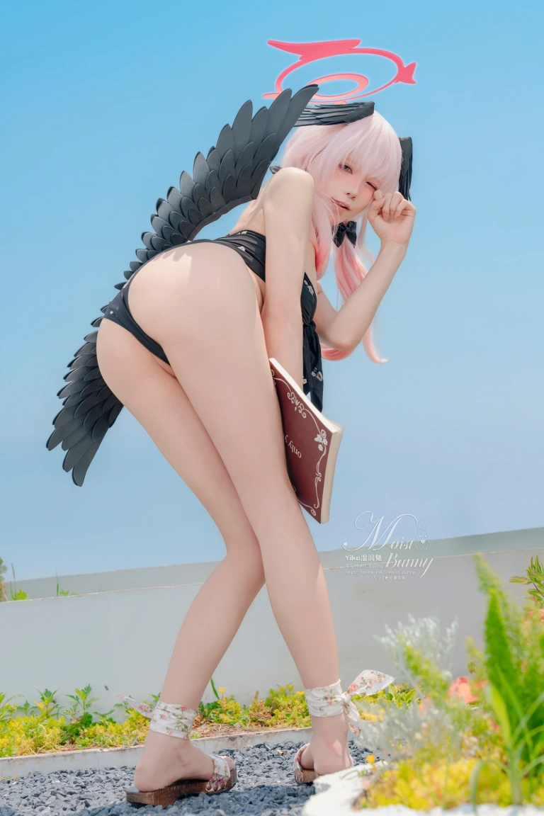 《下江小春 泳装 [96P2V-2.4GB]》｜Yiko湿润兔 · 96张写真、2 个视频