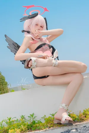 《下江小春 泳装 [96P2V-2.4GB]》｜Yiko湿润兔 · 96张写真、2 个视频