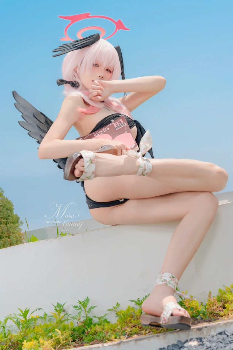 《下江小春 泳装 [96P2V-2.4GB]》｜Yiko湿润兔 · 96张写真、2 个视频