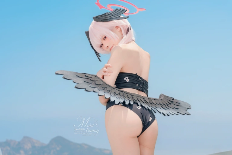 《下江小春 泳装 [96P2V-2.4GB]》｜Yiko湿润兔 · 96张写真、2 个视频