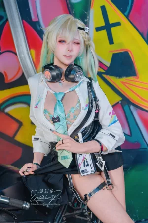 《2026年05月 鸣潮 琳奈》｜Yiko湿润兔 · 122张写真、2 个视频
