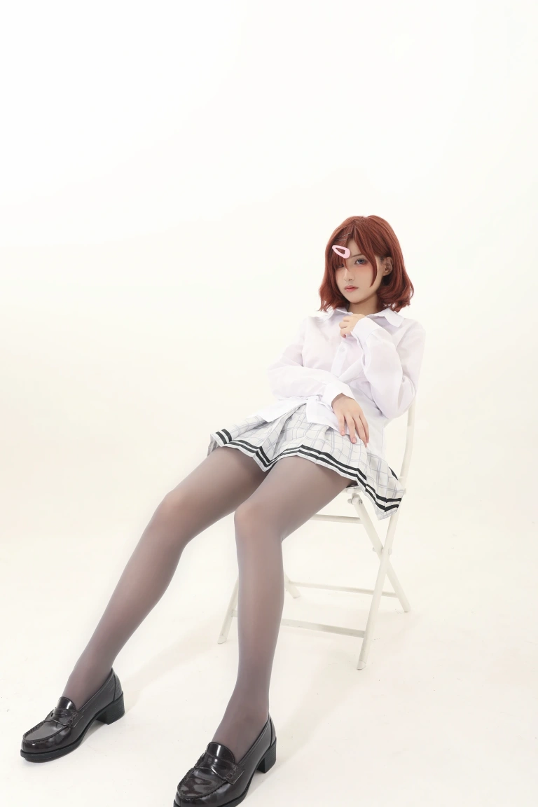 《樋口円香灰丝》｜幼愛Youmeko · 25张写真