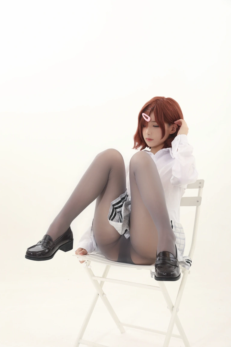 《樋口円香灰丝》｜幼愛Youmeko · 25张写真