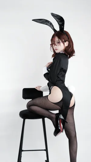 《円香兔女郎》｜幼愛Youmeko · 10张写真